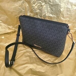 Michael Kors Crossbody Bag